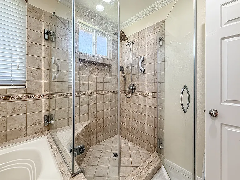 2111 Peak Pl — Photo 39