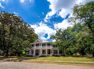 712 Lamar Ave, Crockett, TX 75835