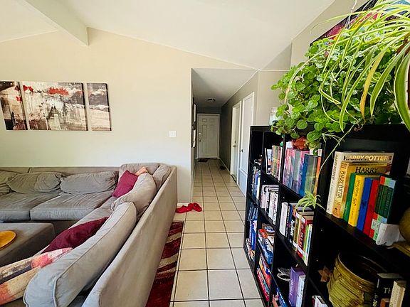 5th image of 1404 Alma Dr