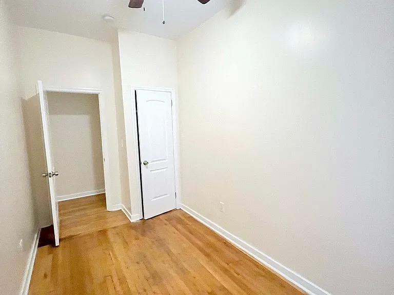 35 Central Park N #4D — Photo 9