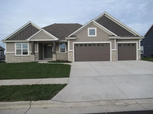 1268 Violet STREET, Oconomowoc, WI 53066