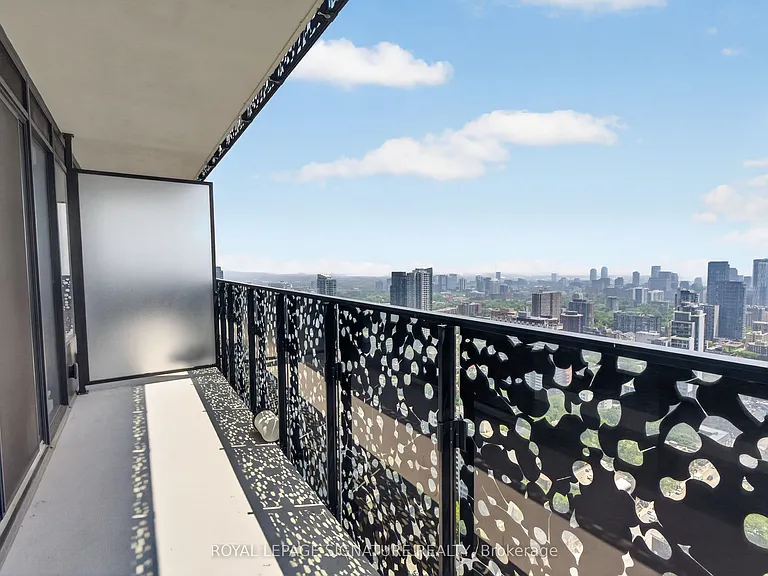 55 Charles St E #4303 — Photo 20