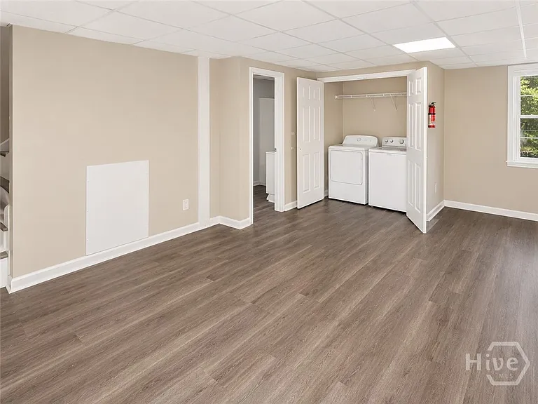 312 N Jefferson St NE — Photo 3