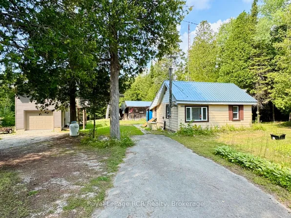568 Stokes Bay Rd, Northern Bruce Peninsula, ON N0H 2M0