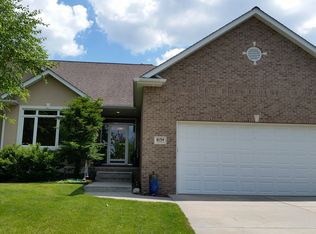 6134 Old Farm Ct, Lincoln, NE 68512