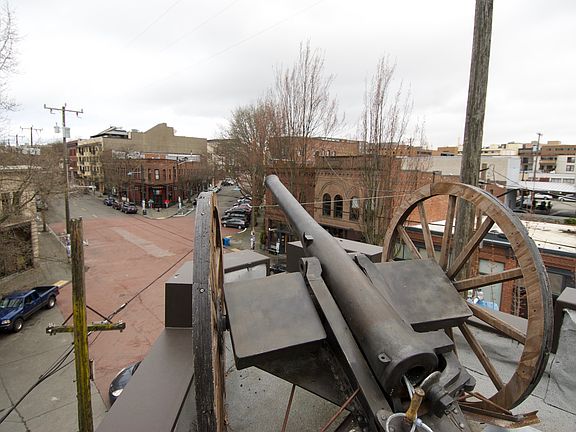 5th image of 5135 Ballard Ave NW