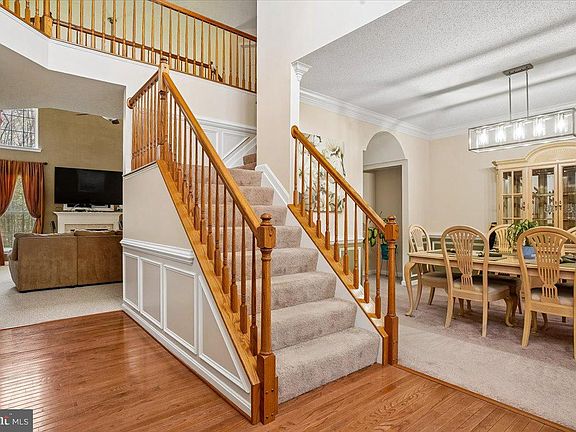 3rd image of 3470 Malcolm Rd