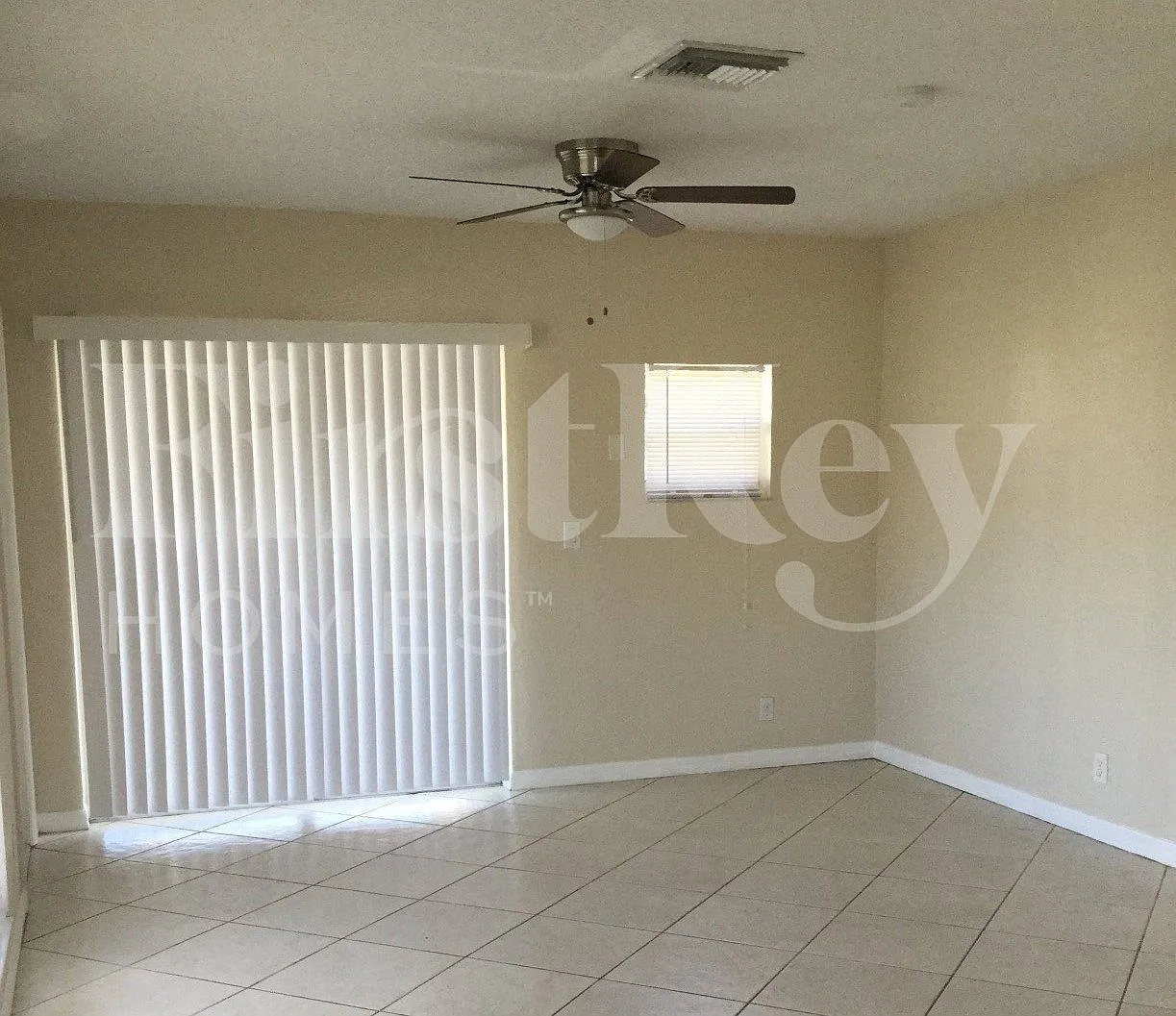 3 bed, 1.0 bath, 925 sqft, $2,075 — Photo 3