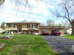 307 32nd St NE, Rochester, MN 55906