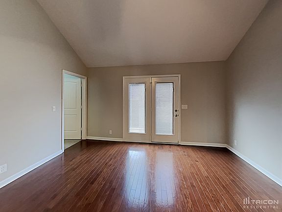 2nd image of 2216 Burnside Dr