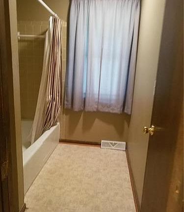 3rd image of 8413 E 55th St