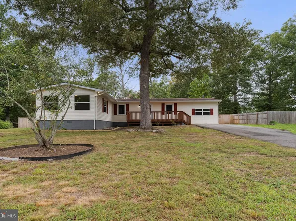 22519 Joan Dr, California, MD 20619