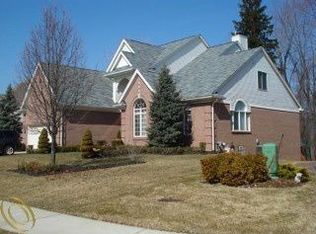 1423 Kentfield Dr, Rochester, MI 48307