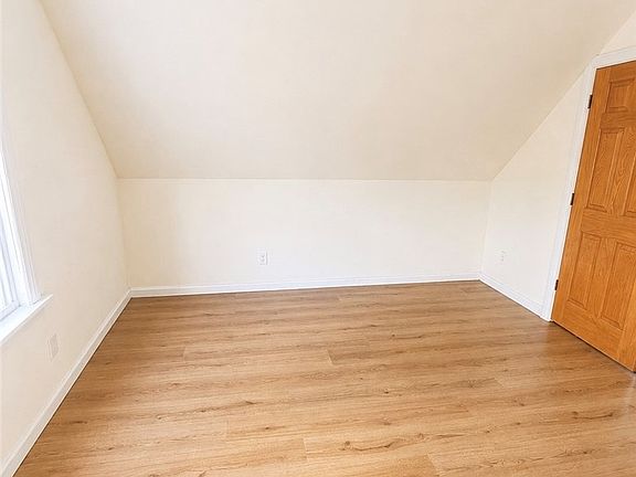 4th image of 41 Schreck Ave