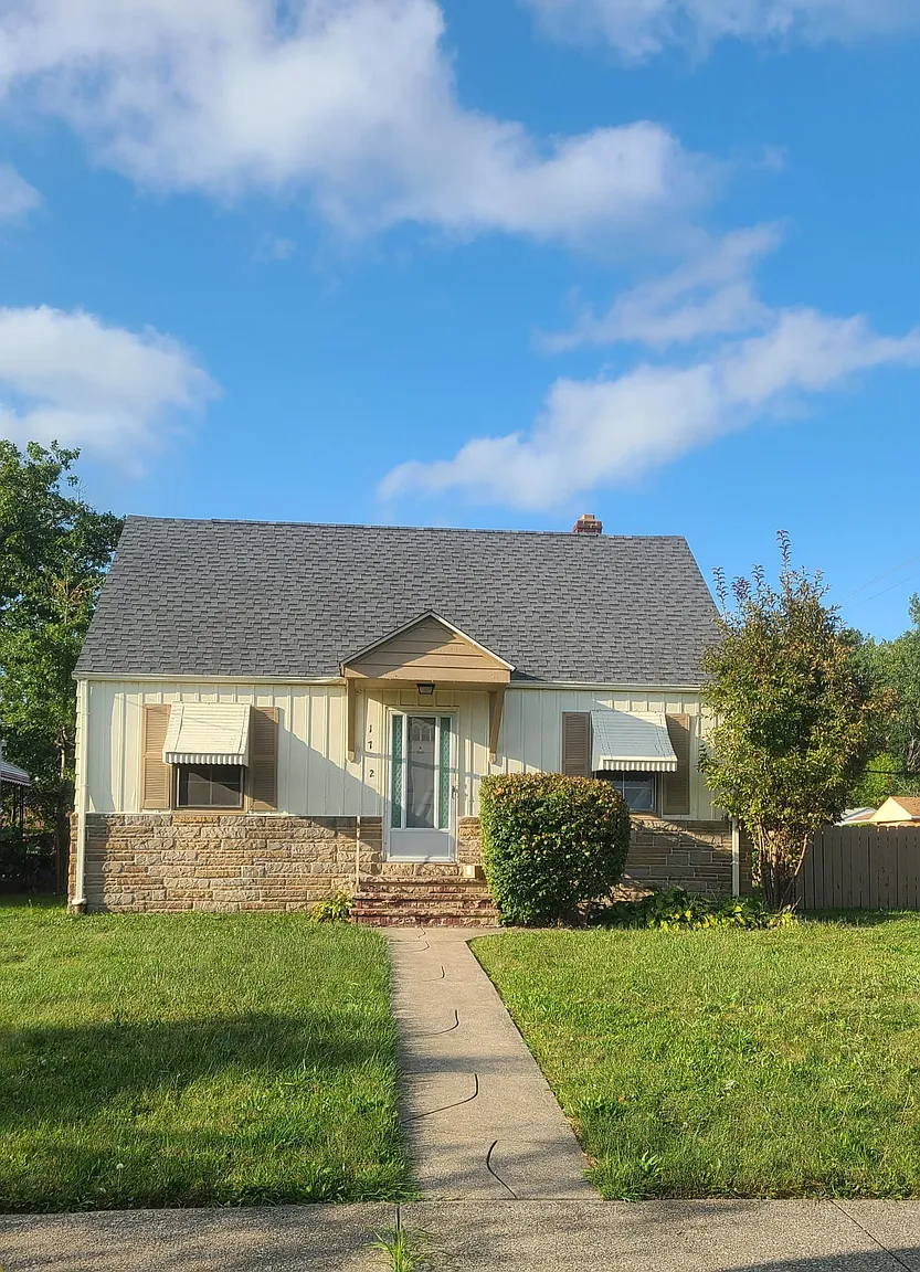 17521 Lotus Dr photo 1