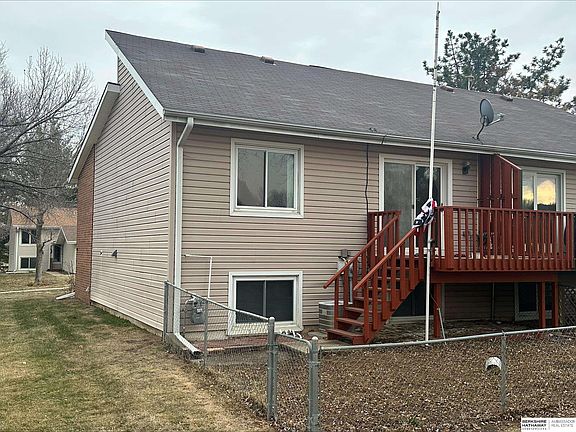 4th image of 271 Parkside Ln