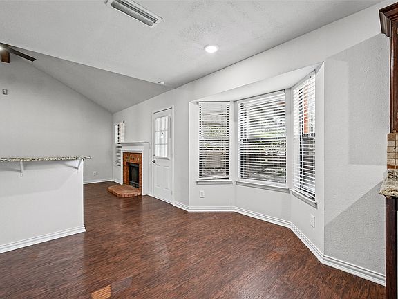 4th image of 7929 Sunrise Dr