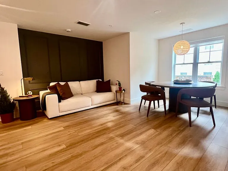 35 Chestnut Rd — Photo 4