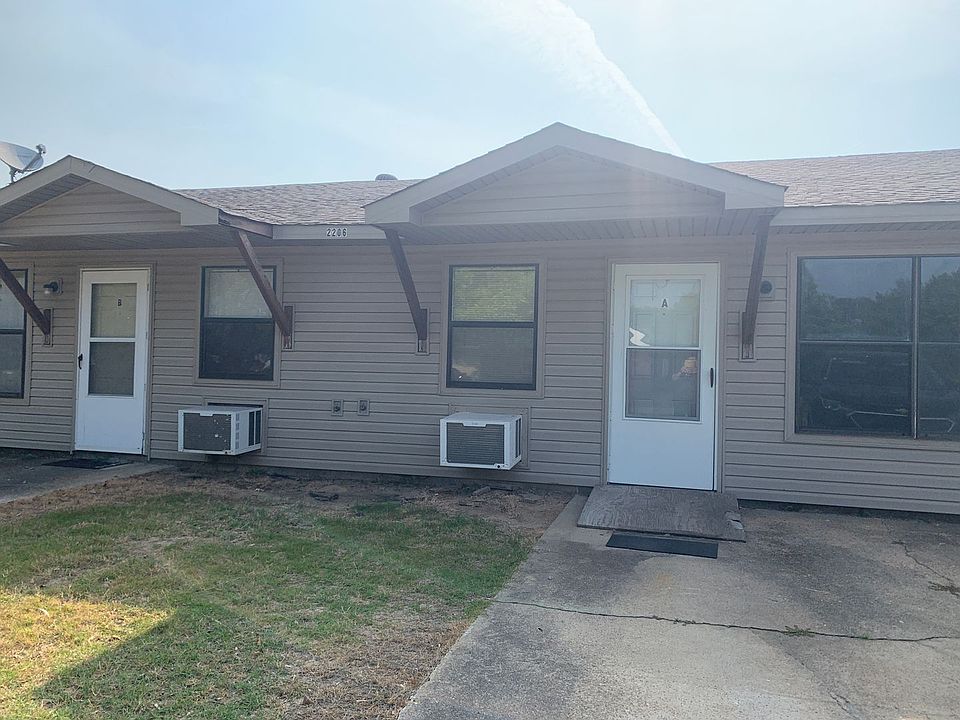 1st image of 2206 Crescendo Dr #A