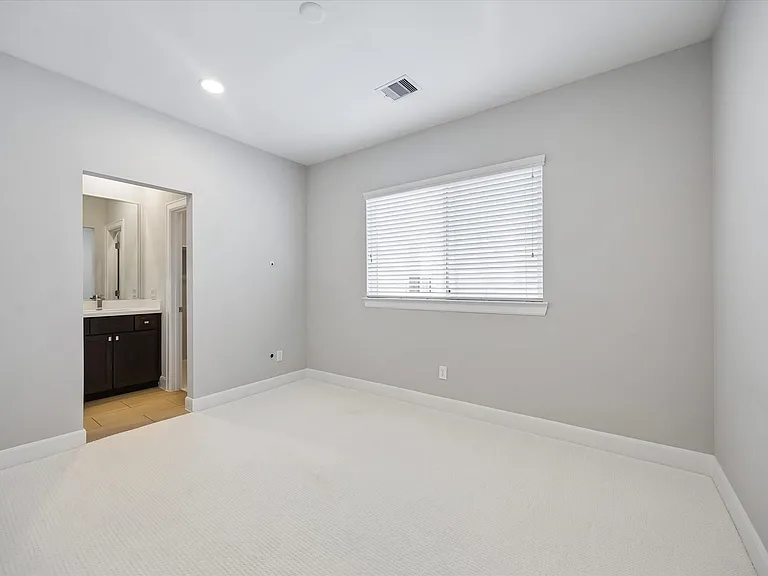1213 Crockett St — Photo 9