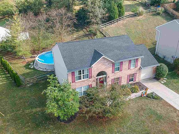 2nd image of 7 Otter Dr