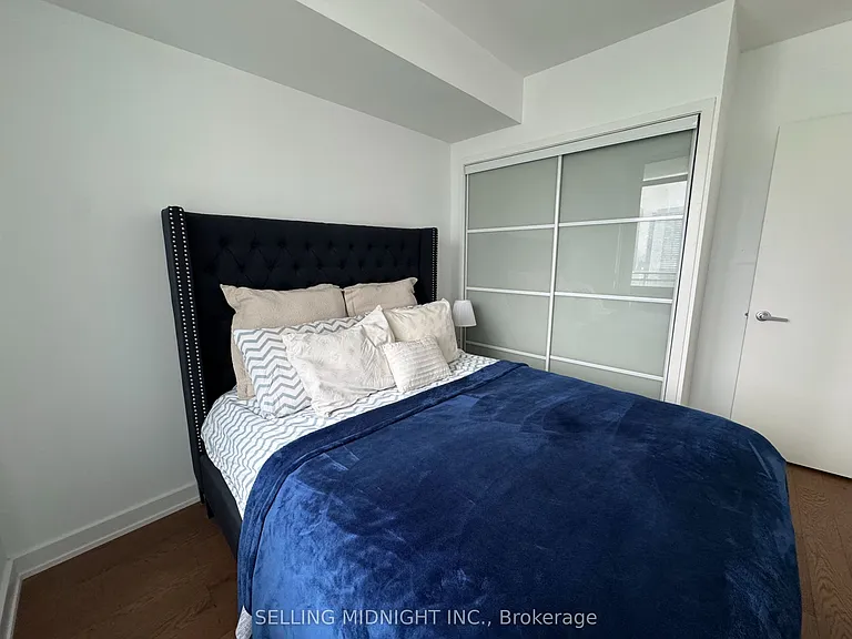 5 Mariner Ter #3609 — Photo 21