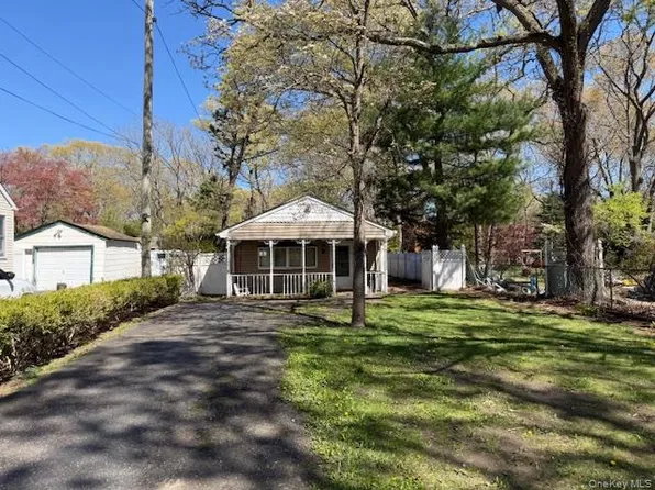 125 Wood Road, Centereach, NY 11720