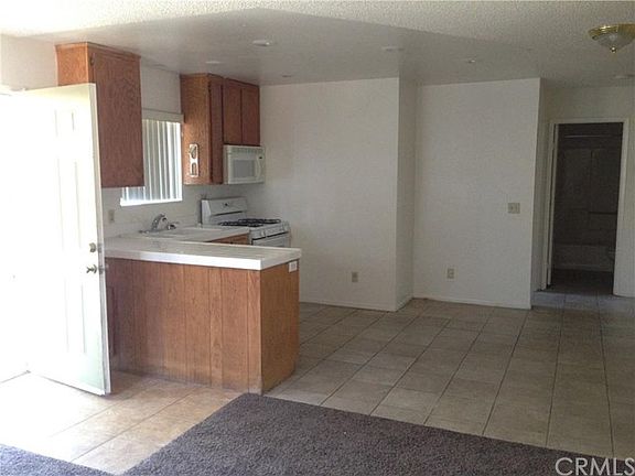 3rd image of 440 N Victoria Ave APT A
