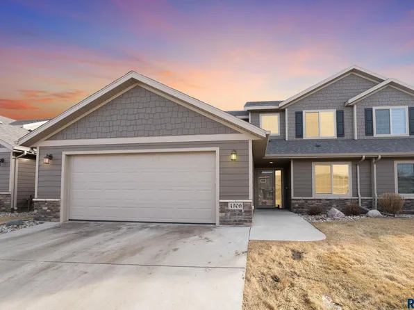 4309 W Kinsley Pl, Sioux Falls, SD 57108