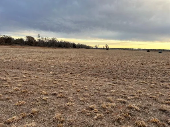 10519 N 2010th Rd, Elk City, OK 73644