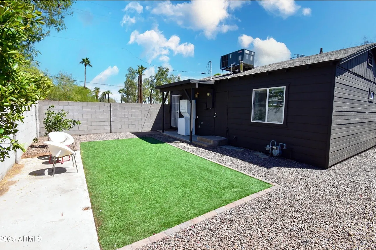 2 bed, 900 sqft, $2,150 — Photo 4