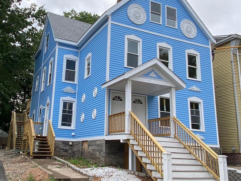 1st image of 154 Hallock Ave #3