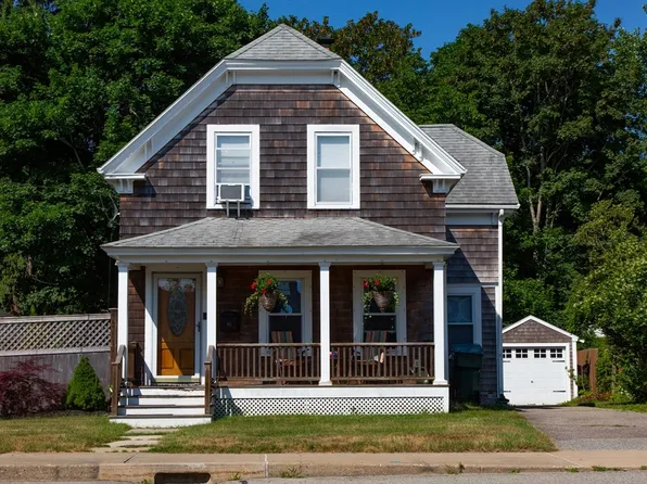60 Standish Ave, Plymouth, MA 02360