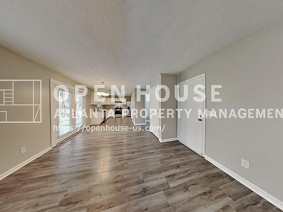 3rd image of 573 Grandview Cir