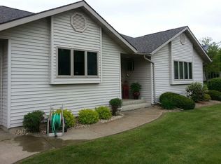1200 S Locust Ave, Marshfield, WI 54449