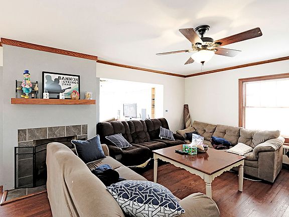 2nd image of 2614 Jefferson Park Ave