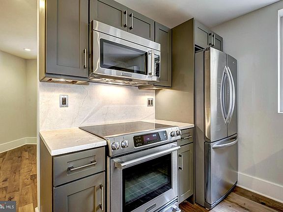 3rd image of 1910 Kalorama Rd NW APT 3