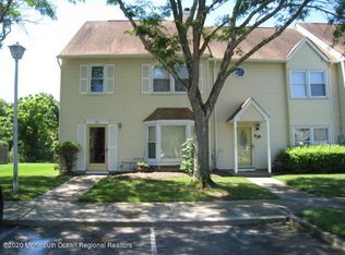 21 Forge Ct, Jackson, NJ