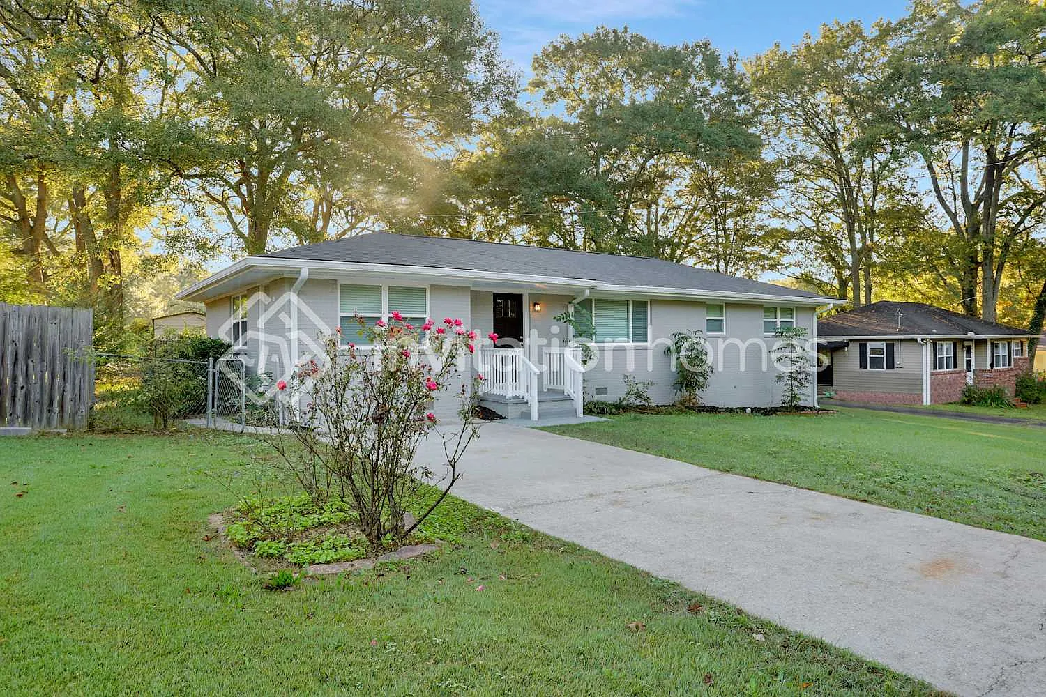 8490 Meadowbrook Dr photo 1