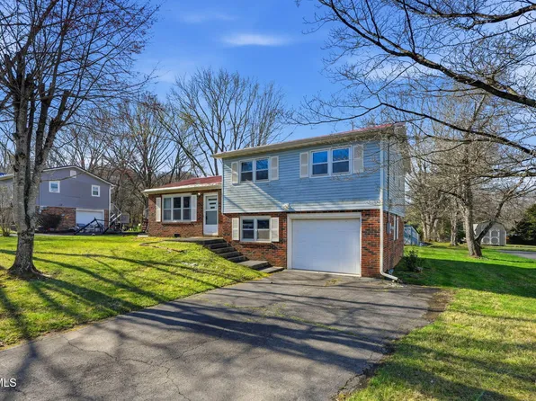 2610 Austin Village Blvd, Johnson City, TN 37601