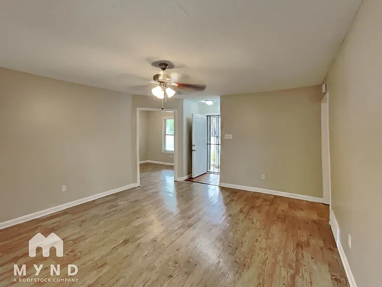 7256 Rose Trail Dr — Photo 2