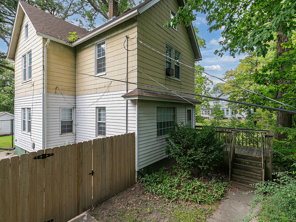 1st image of 719 3rd St