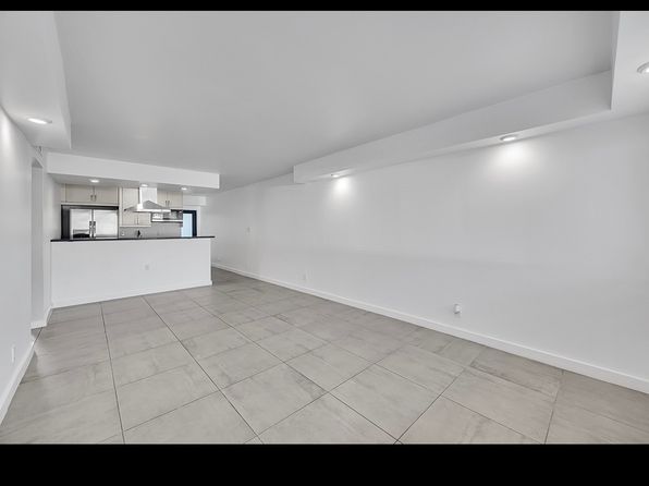 200 NW 25th St APT 2