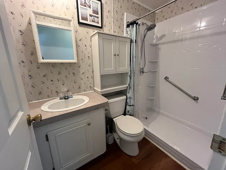 539 Valleybrook Ln — Photo 7