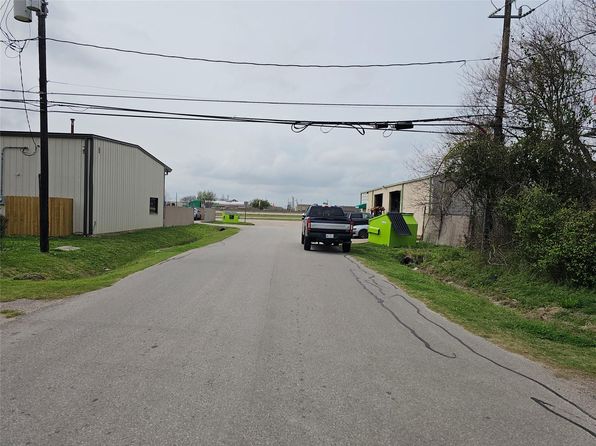 0 N 8th St, La Porte, TX 77571