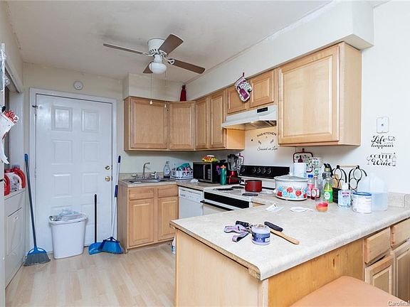 3rd image of 528-C N Wilson St