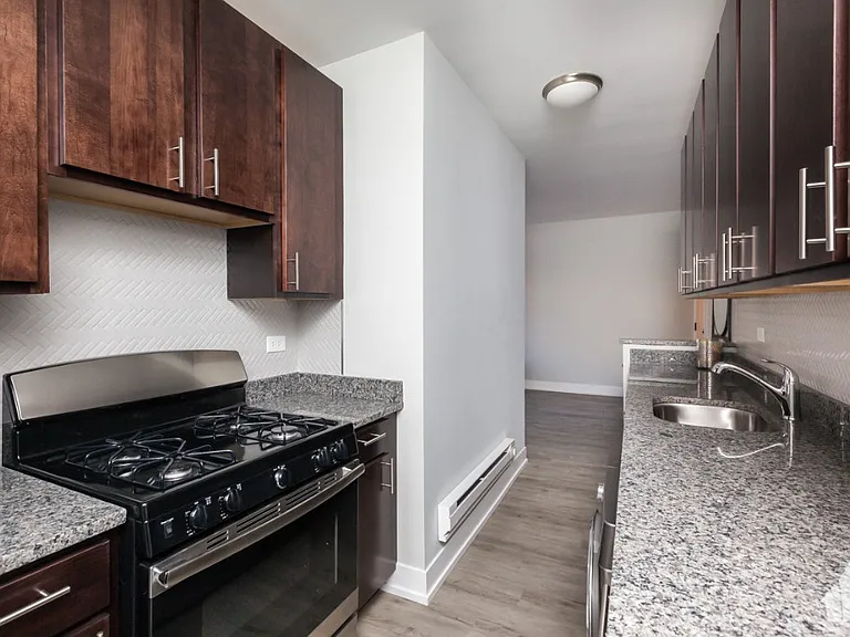 715 W Brompton Ave #2 — Photo 6