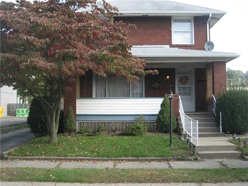 1409 Maple St photo 1