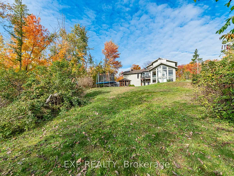 1238 Barnwell Cres — Photo 49