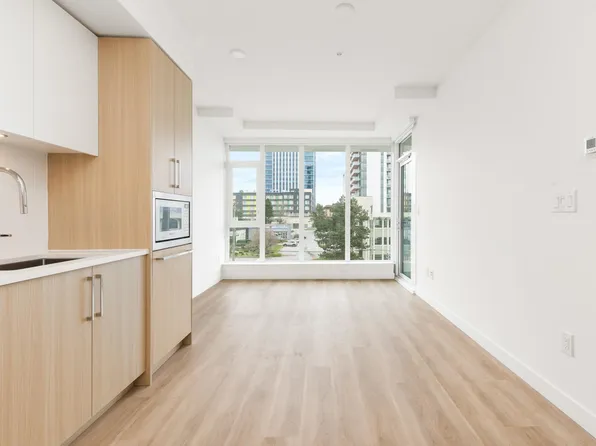 9675 King George Blvd #302, Surrey, BC V3T 0T7